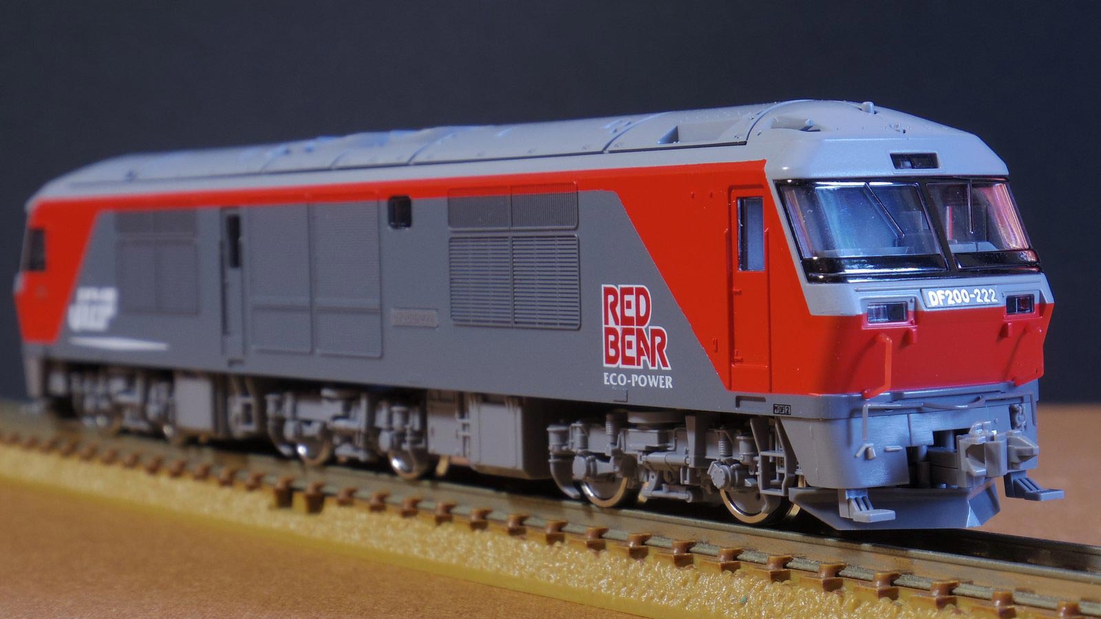 北海道からやってきた愛知の赤いクマ、TOMIX DF200-200番代をゲット