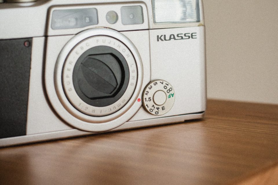旅×フィルムカメラ第8弾] カメラ女子にオススメ！FUJIFILM KLASSE