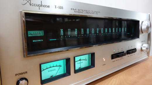 Accuphase T-101: BLUESS Laboratory