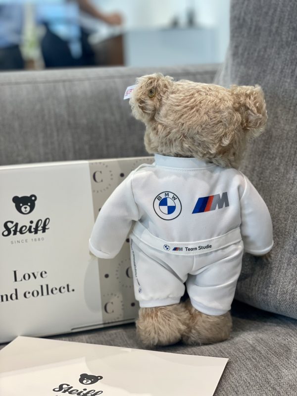 BMW × Steiff レーシングテディベア登場！ | Tomei-Yokohama BMW