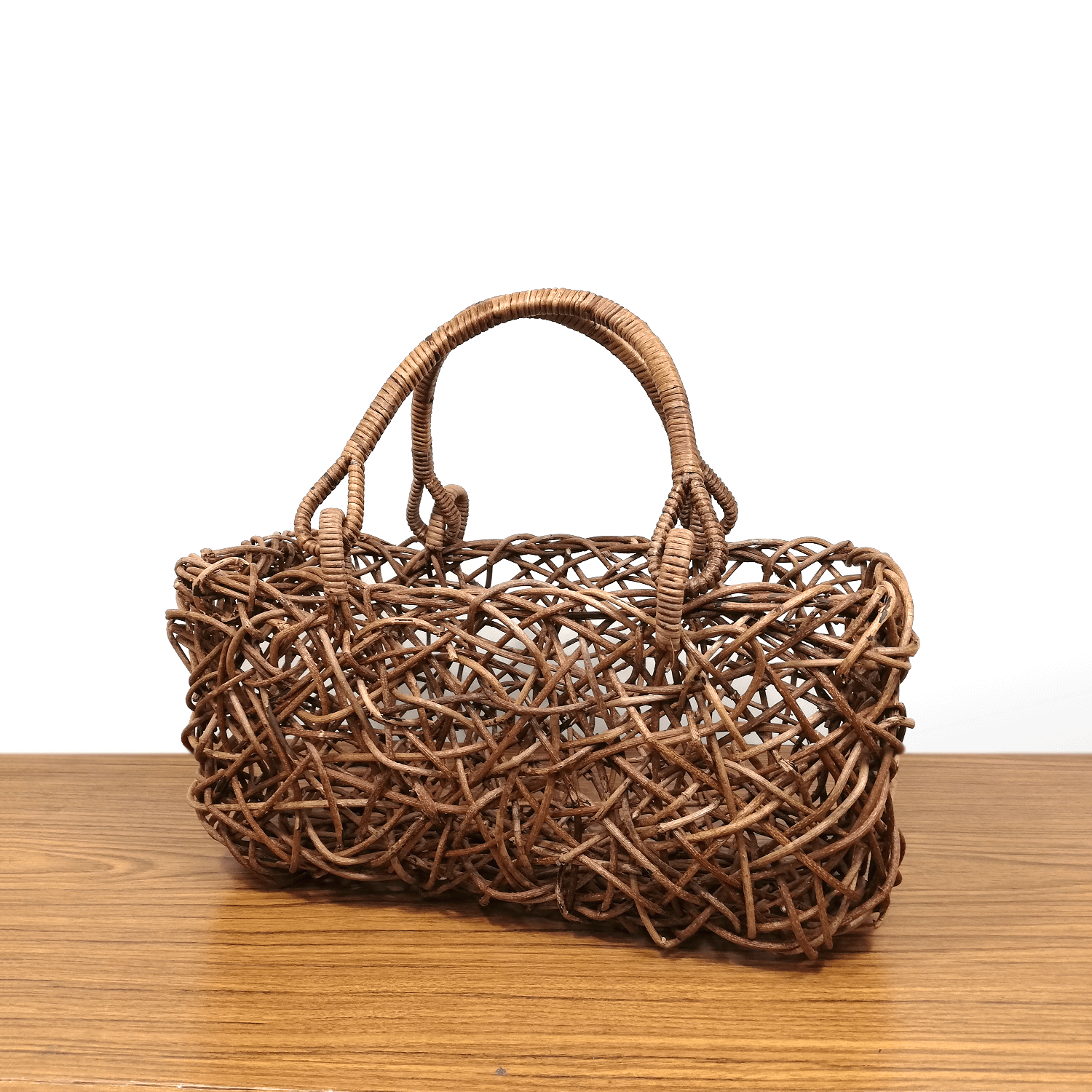 あけび-かごバッグ｜乱れ編み｜中サイズ｜四角底｜浅型｜青森県の