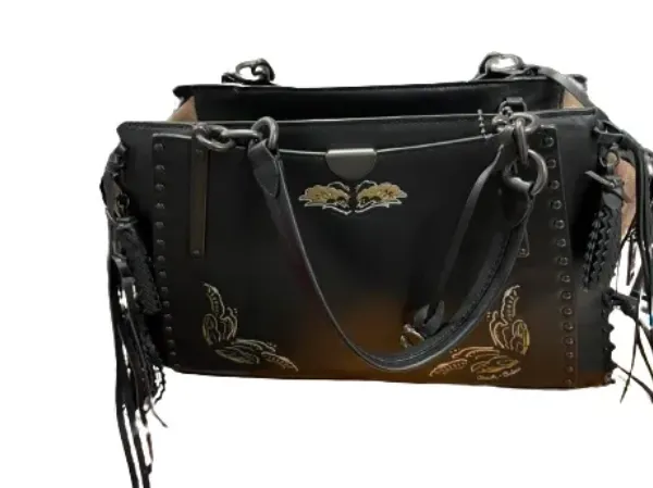 コーチのアウトレット品と正規品の違いとは？バッグや財布が安い理由と