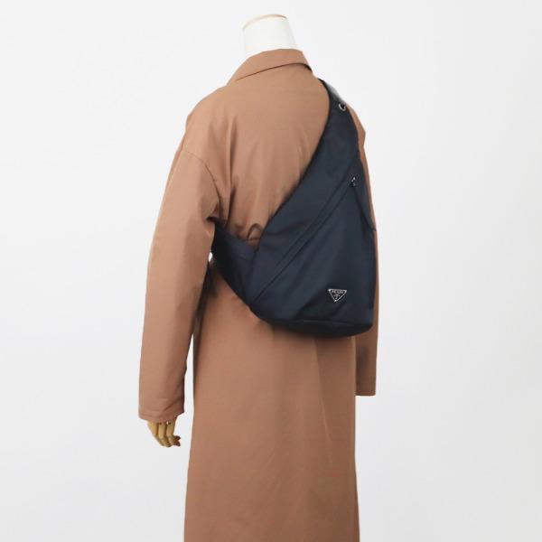 Brandol / PRADA プラダ ボディバッグ Re Nylon 三角ショルダー