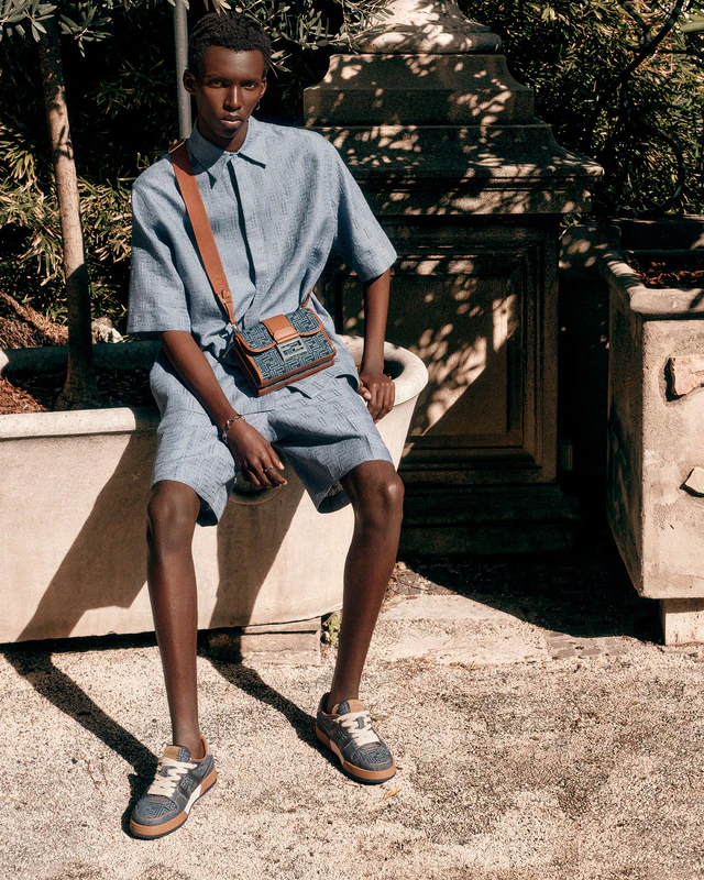 フェンディ 最新作「ダブル バゲット」に新色が登場、2025年サマー