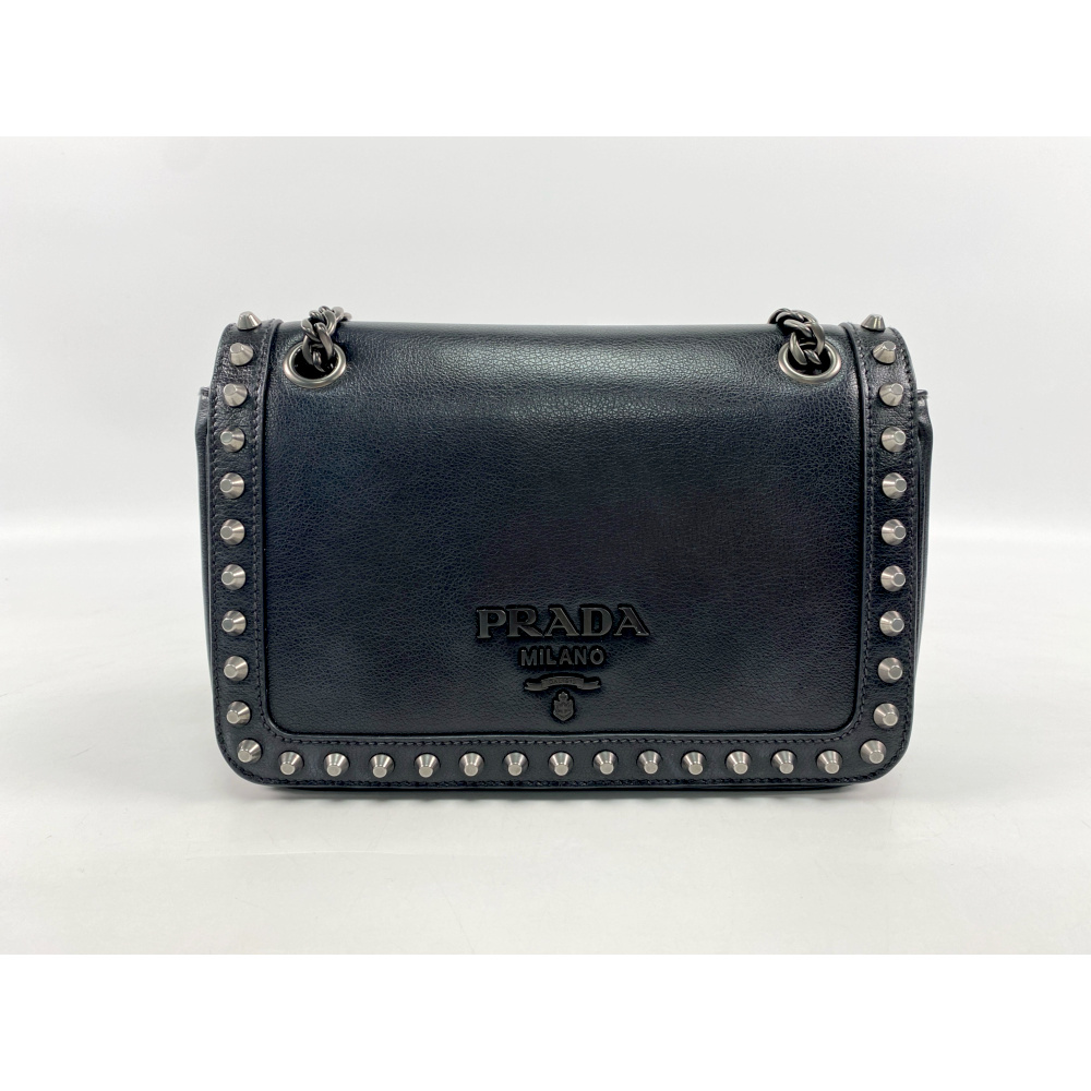 プラダ スタッズ チェーンショルダーバッグ 黒 レザー 1BD147 買取実績