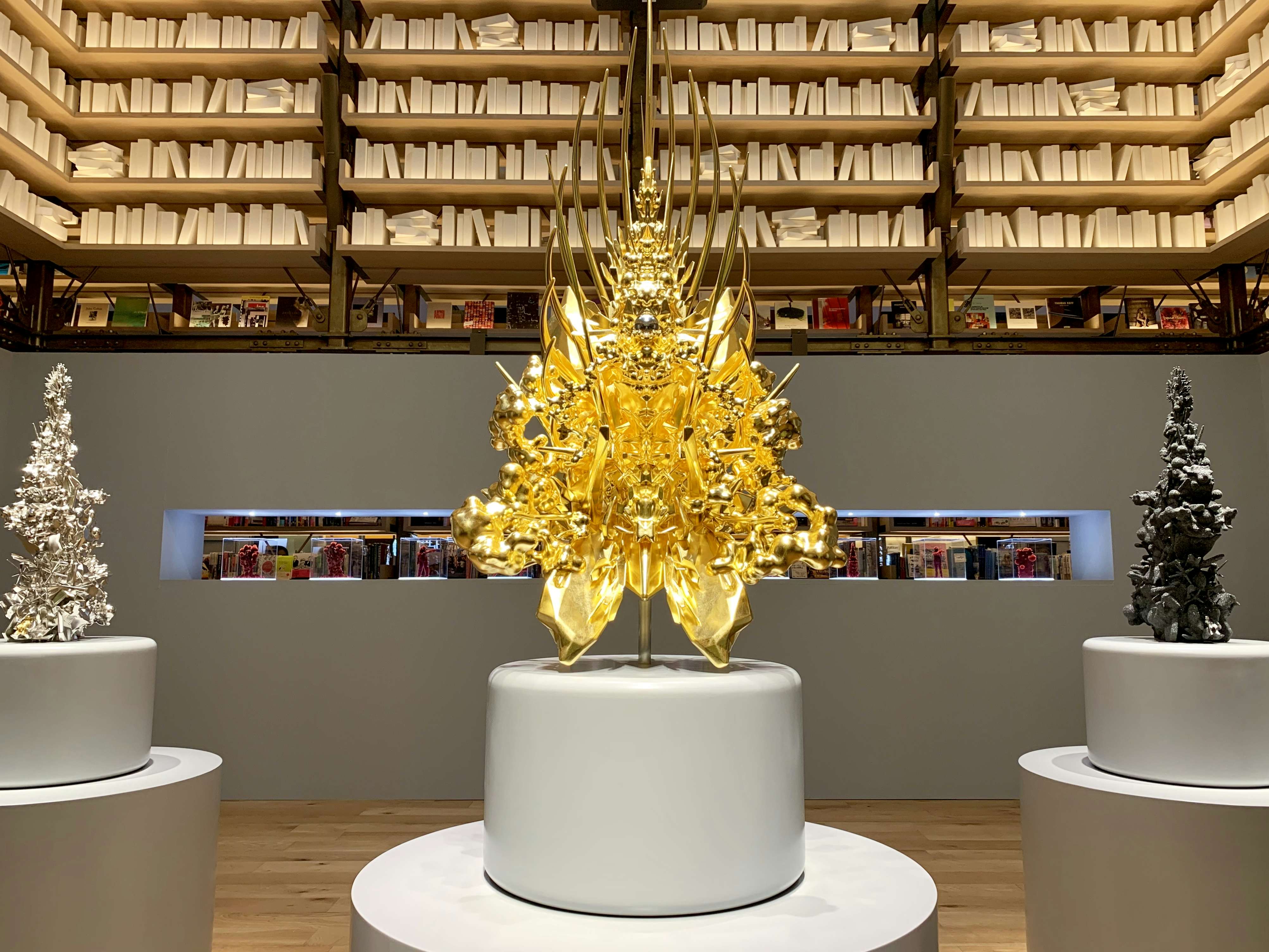 名和晃平による「空位の玉座」。 《Throne》が銀座 蔦屋書店に登場