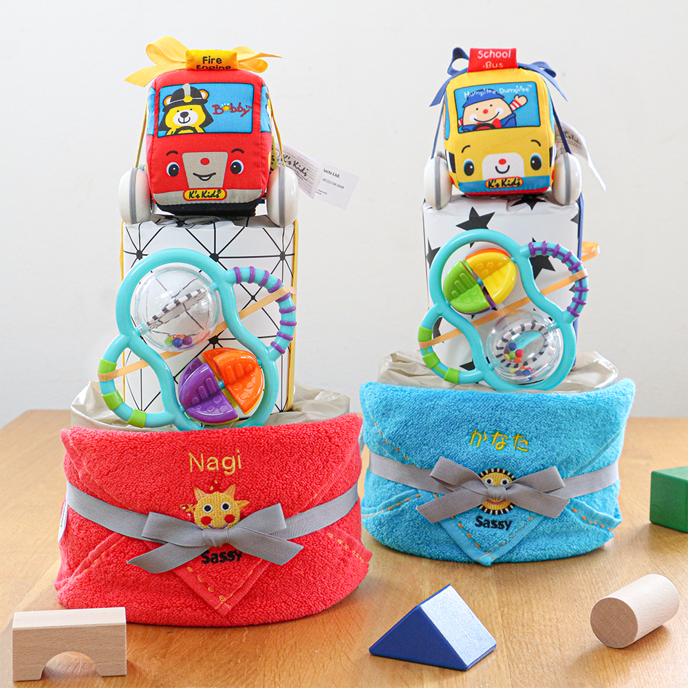 出産祝い おむつケーキ】K's Kids働く車×Sassy名入れタオルおむつケーキ