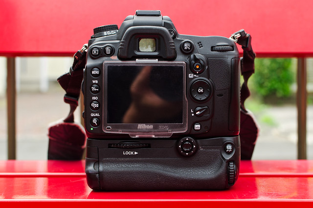 D7000シリーズのバッテリーグリップは、効果あるのか、3ヶ月以上、着け