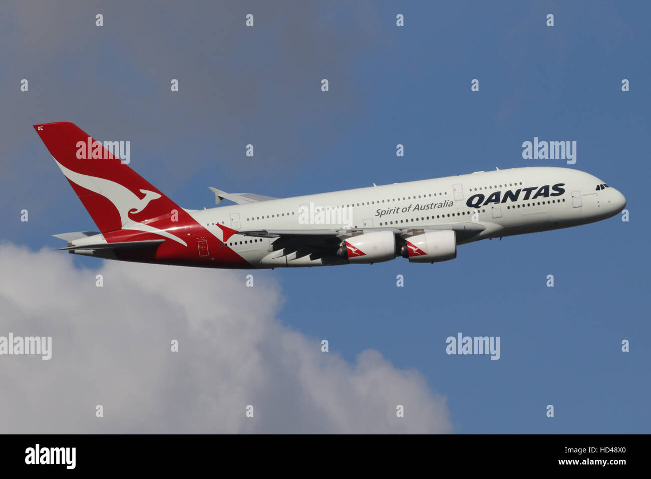 Qantas a380 hi-res stock photography and images - Alamy