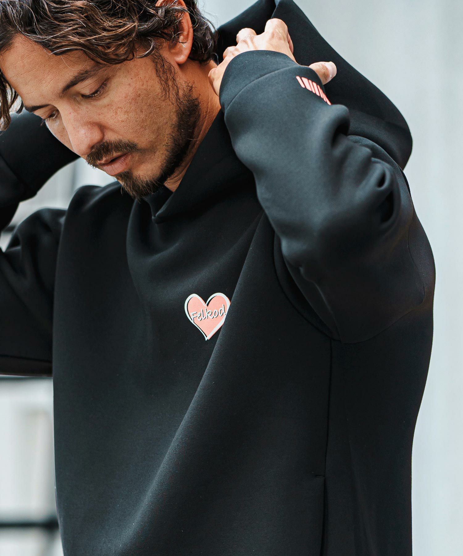 30%OFF【felkod(フィルコッド)】Heart Logo Cardboard Knit Parka