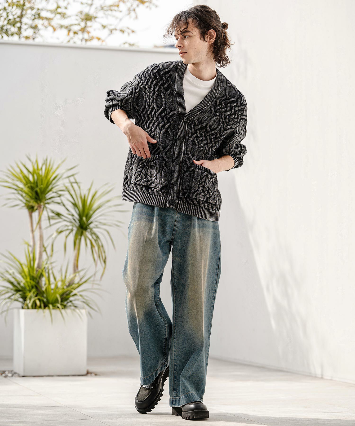 CAMBIO(カンビオ)】【予約販売3月上旬～中旬入荷】泥加工デニム1タック