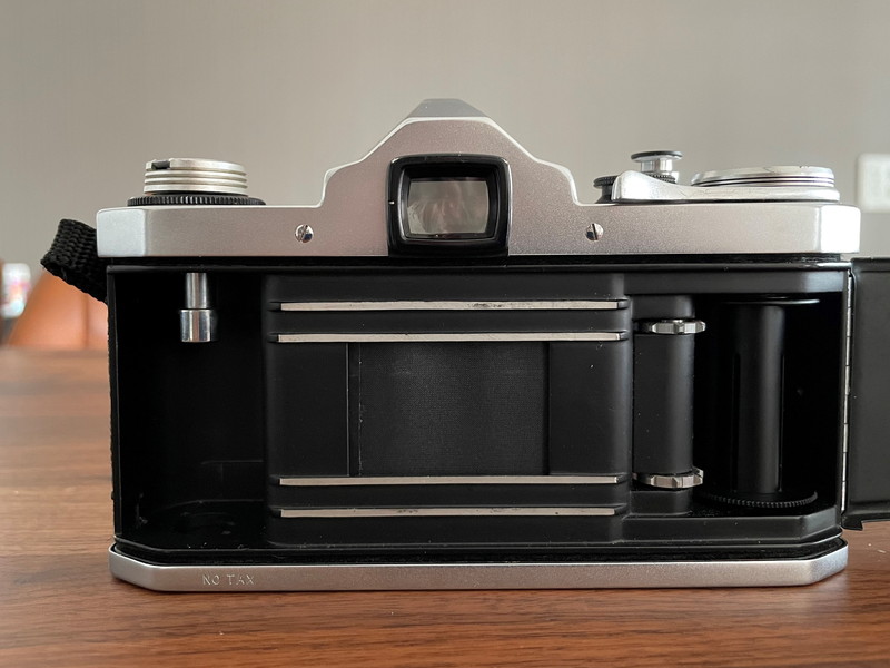 黎明期の上品な一眼レフカメラ「ペンタックスAP」 – カメトリ