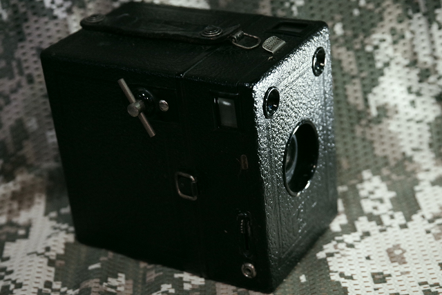 四角い箱型ボックスカメラ。ZEISS IKON BOX TENGOR 54/2（ボックステン