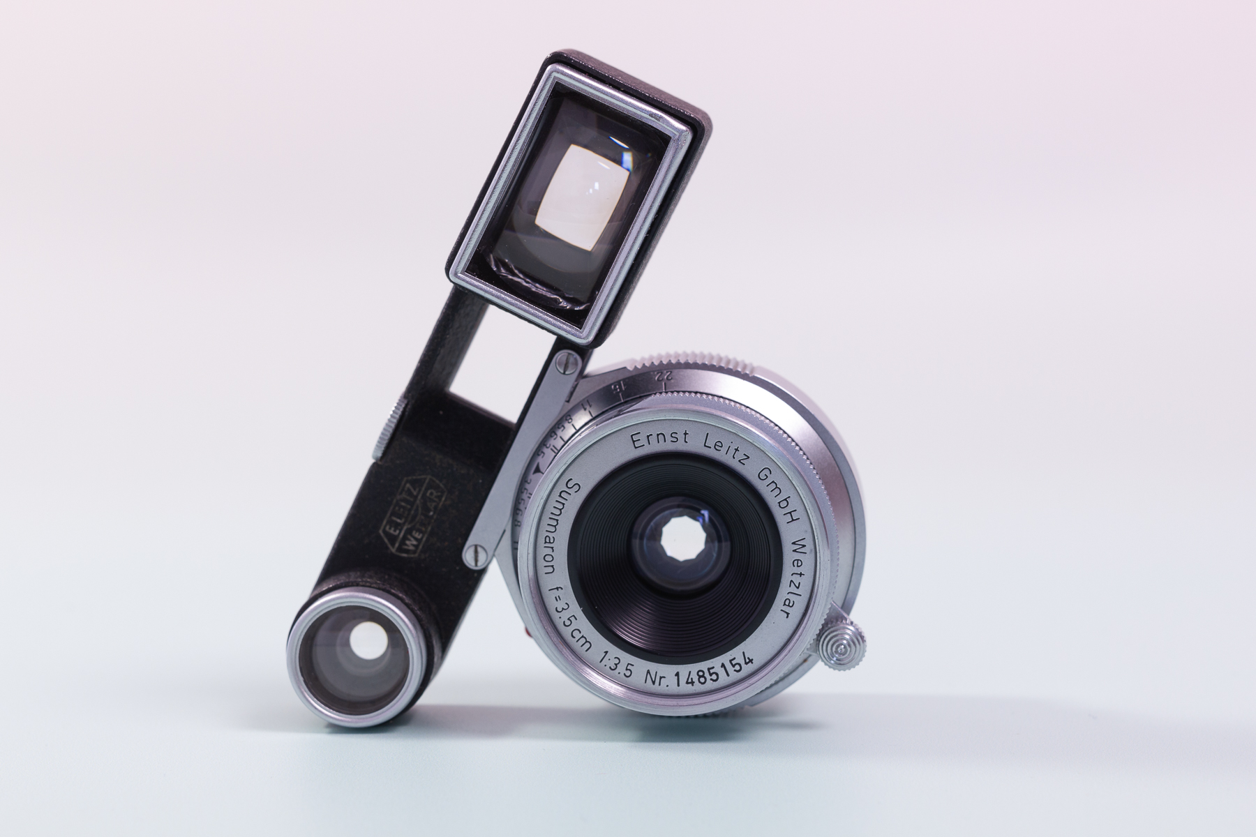 Leica Summaron 35mm f3.5 lens with goggles – Camera Revival