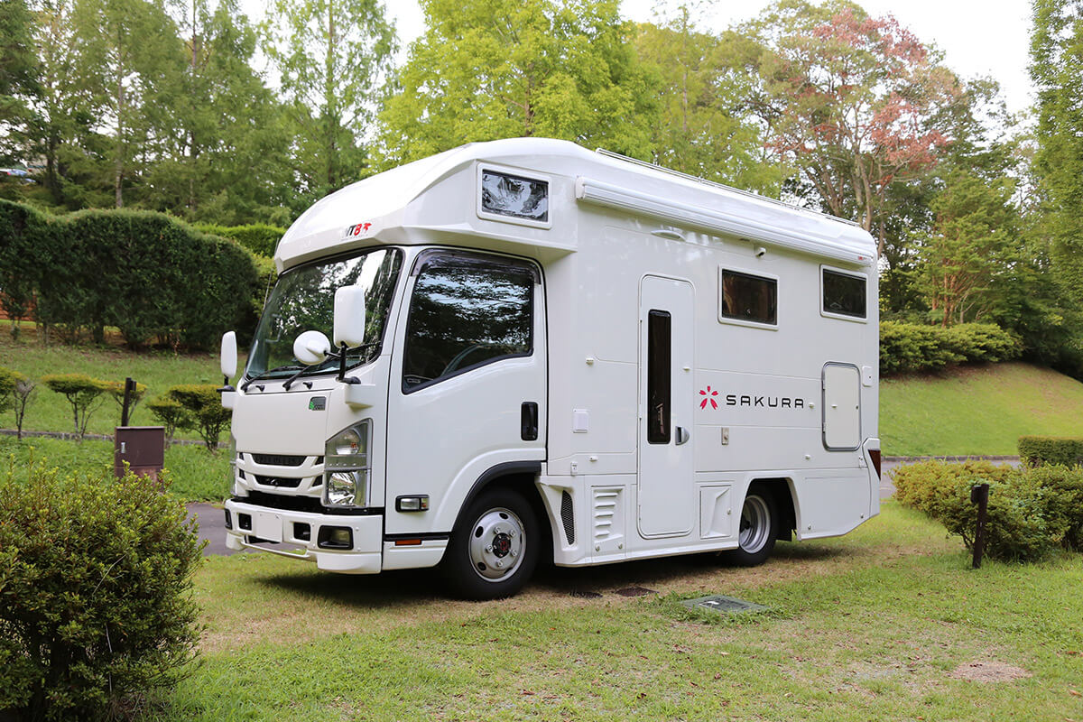 1泊2日でキャブコン「新型SAKURA」の生活電源と走行性能のスゴさを検証