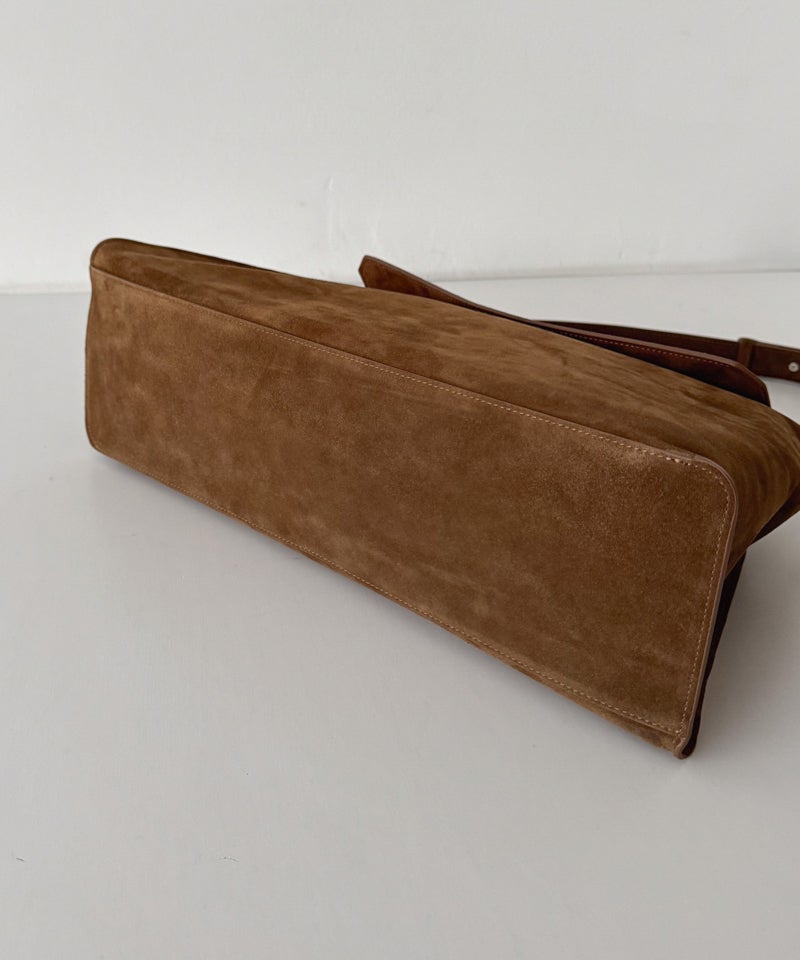 タイムセール10%OFF】diggityスウェードフラップショルダーバッグ