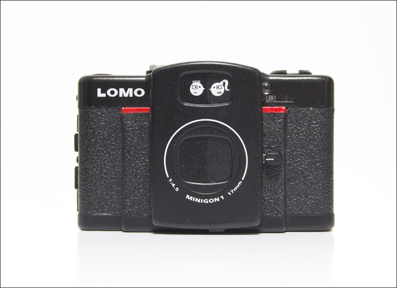 雨樹一期のトイカメラの教科書 第15回 「LOMO LC-Wideの説明書