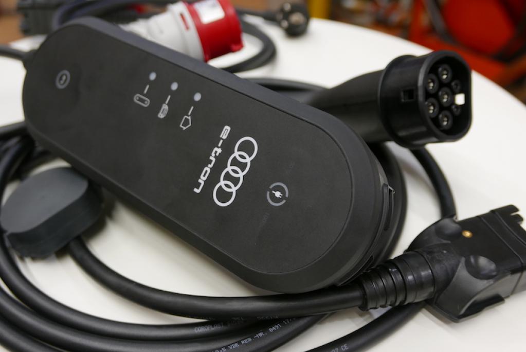 アウディ e-tron EVの成功の鍵は充電技術が握る＠ベルリン Part2