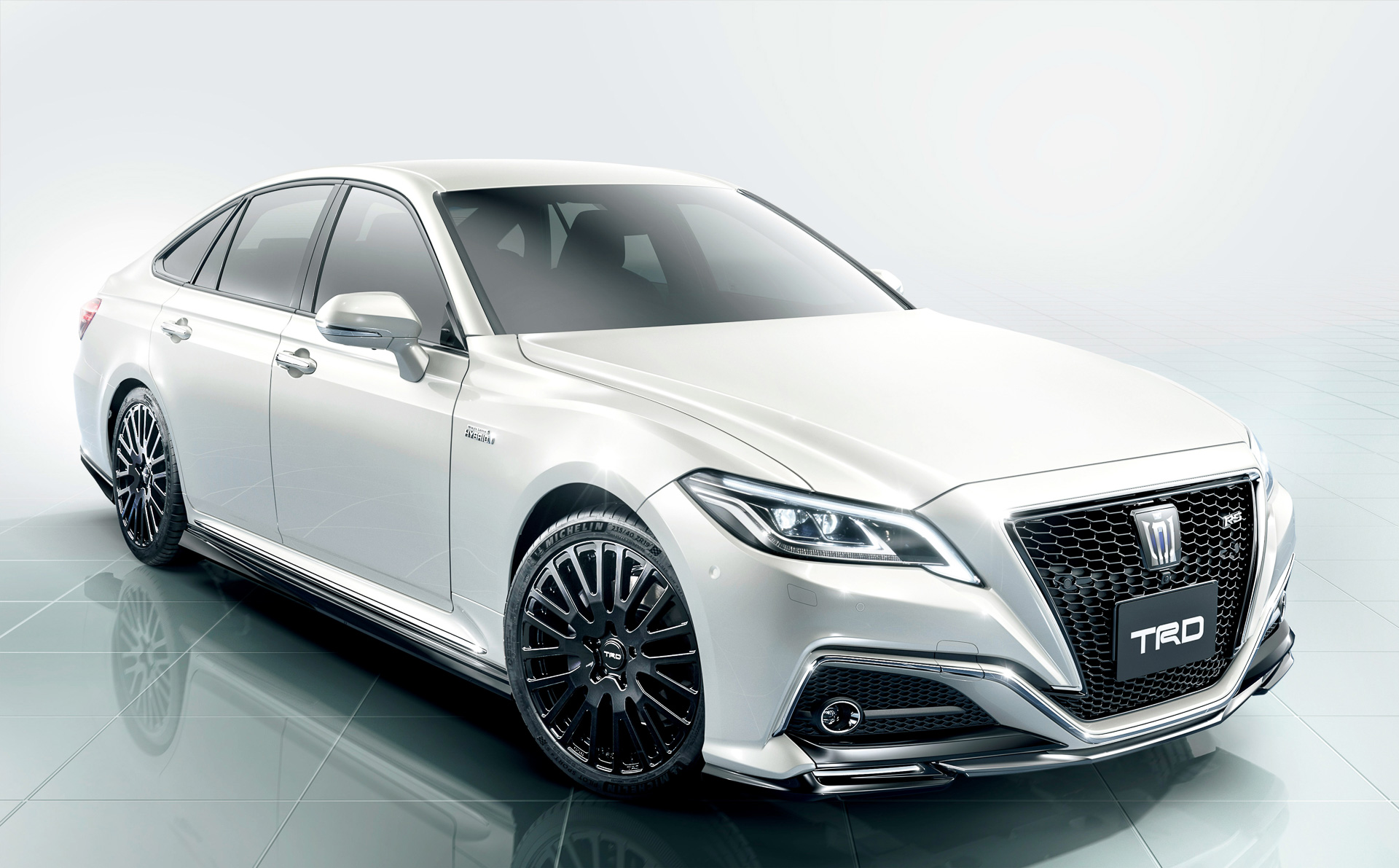 TRD、新型「クラウン」用パフォーマンスダンパーなど各種パーツ - Car