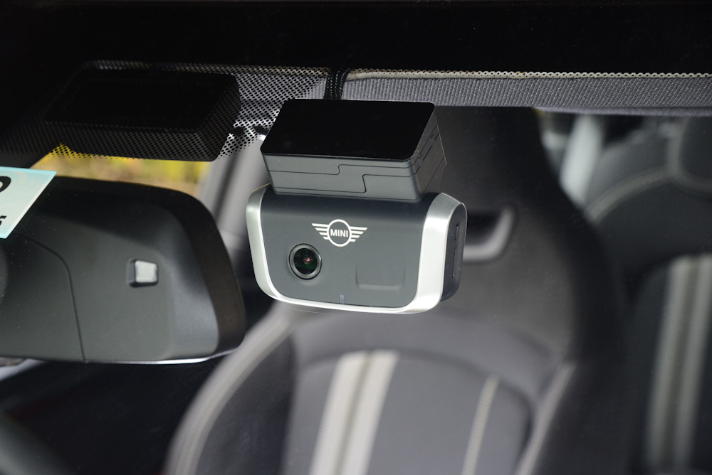 BMW&MINI純正ドラレコ【Advanced Car Eye 2】信頼性と操作性が◎ - LE