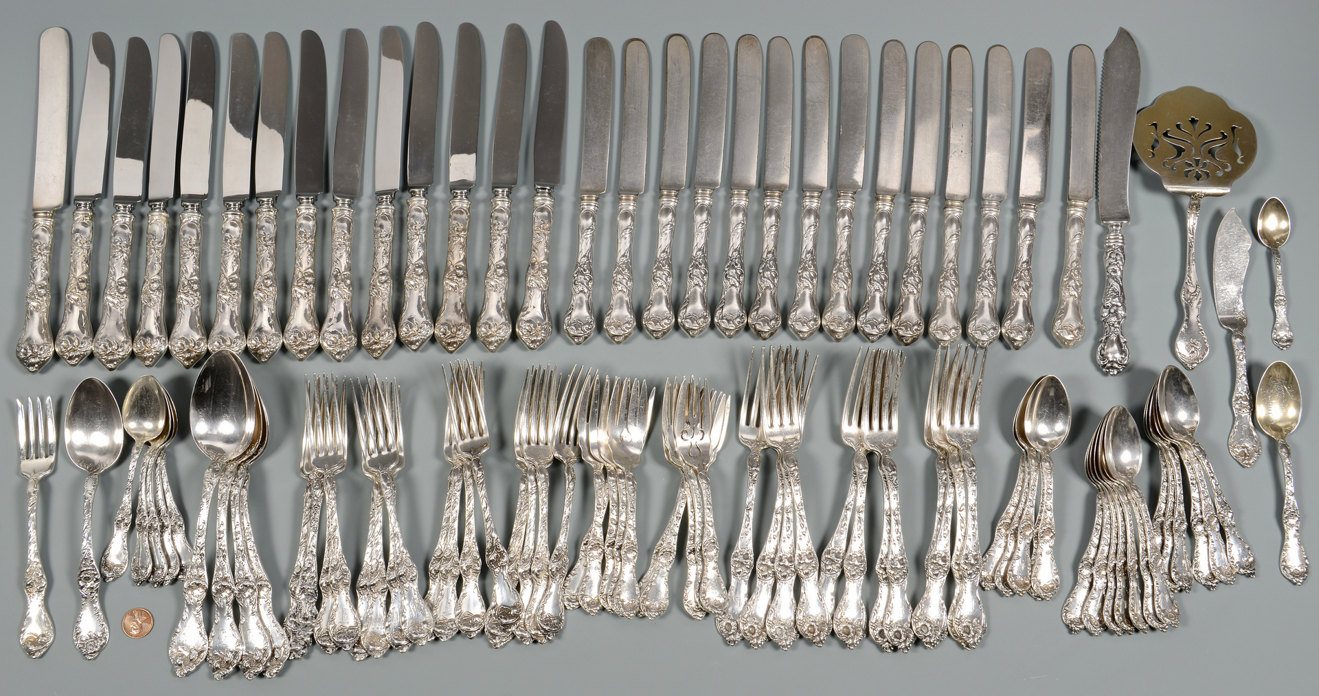 Lot 39: Reed & Barton Les Cinq Fleurs Sterling Flatware, 1 | Case
