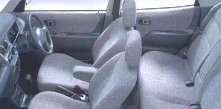 デュエット（トヨタ）1．3V Sパッケージ（2000年5月）｜カタログ