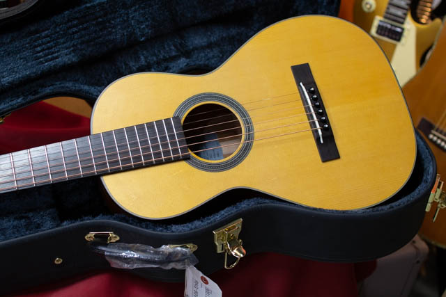 K.Yairi RAG-90V ニューヨーカースタイル マイク搭載 アンプに繋げる