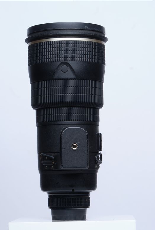 Nikon AF-S NIKKOR 300mm f/2.8 D ED Autofocus IF Lens, Black {52