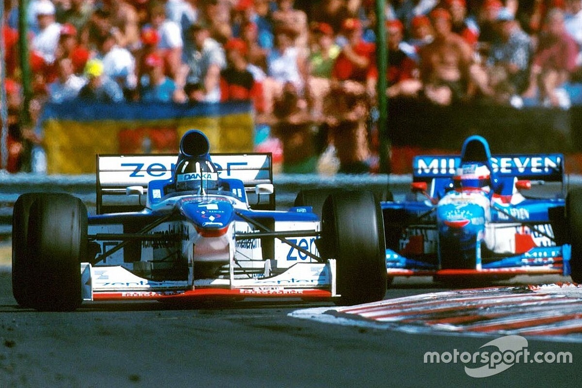 F1ノスタルジア｜大先輩スチュワートの誘いを断り、アロウズへ……1997年