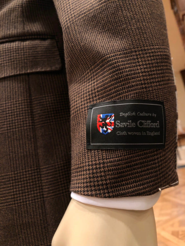 BEAMS F」秋冬シーズンも外せないブラウンスーツを使った