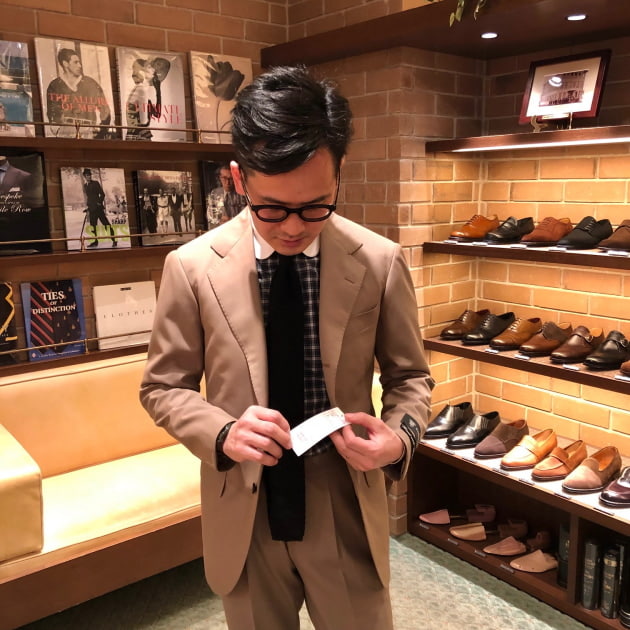 BEAMS F」早いぐらいが丁度いいハンドラインスーツ。｜ビームス 銀座