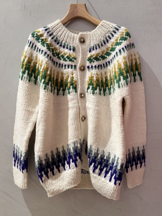 ほっこり温まる♡新色のハンド ノルディックカーディガン｜ビームス