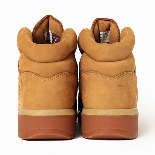 Timberland〉を代表する『Field Boots』が“Wheat”カラーに変身。 GORE