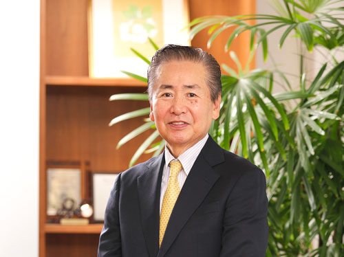 明治産業・竹内社長が語る「中国EV、斬新で柔軟なクルマ造り」：日経