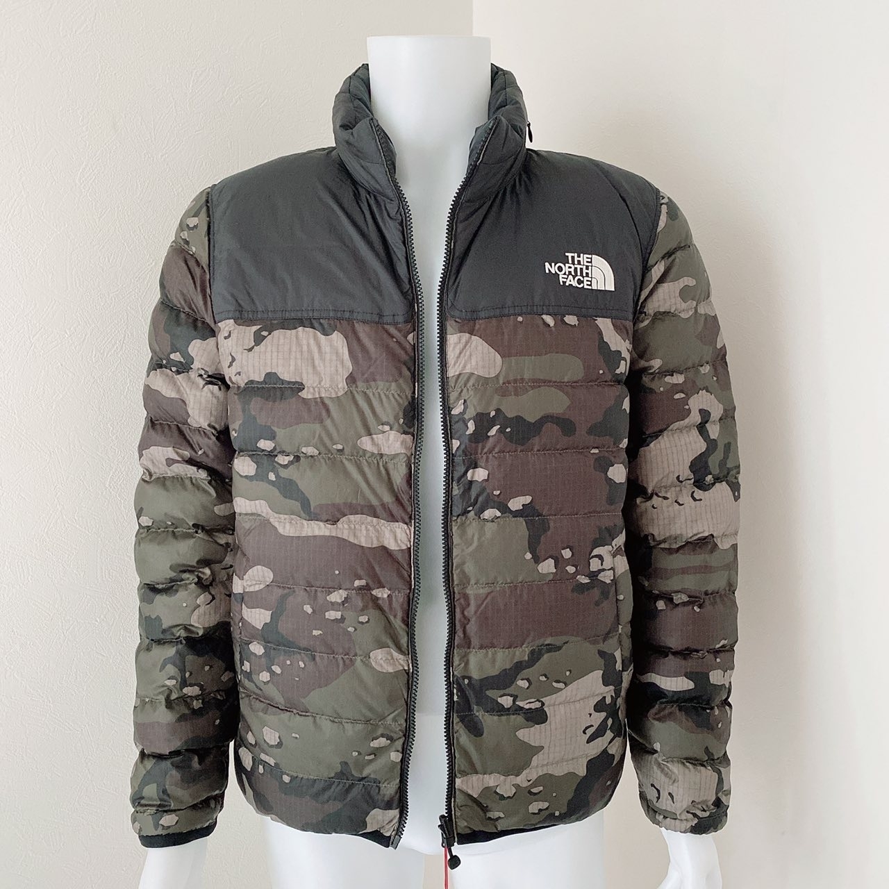 ノースフェイス ヌプシ ダウンジャケット カーキ カモフラ (THE NORTH