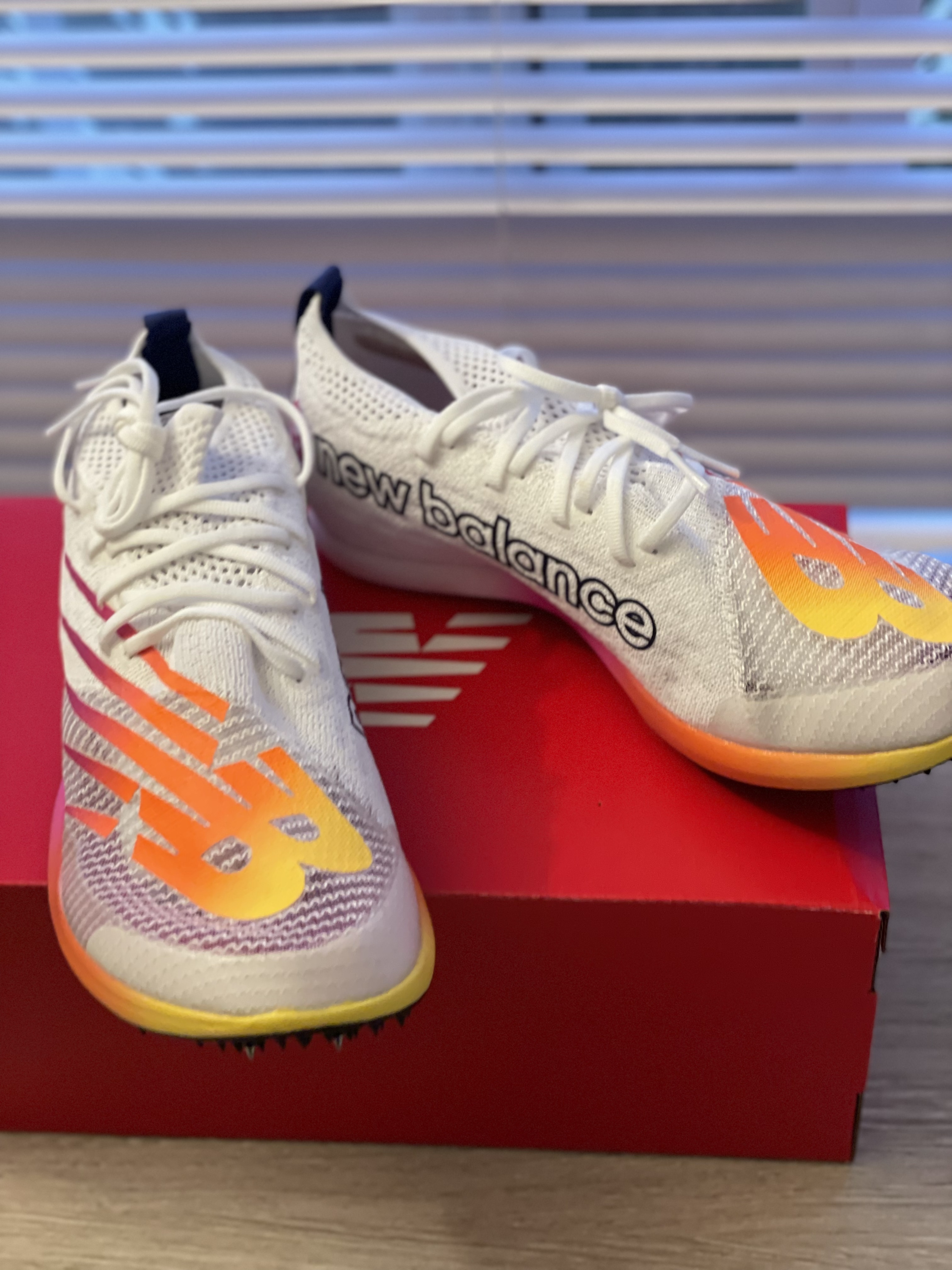 New Balance FuelCell MD-X＊軽量スパイク＊ホワイト＊UMDELRE2 (New