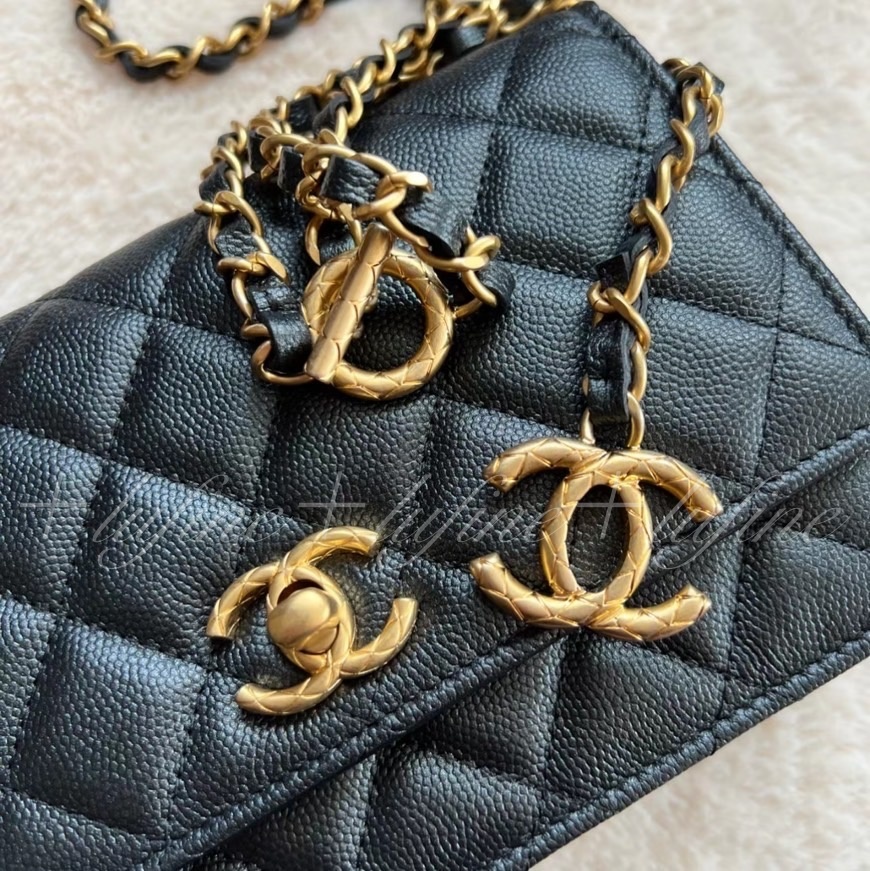 お財布一体型！長く愛用したい♪】CHANEL チェーンウォレット (CHANEL