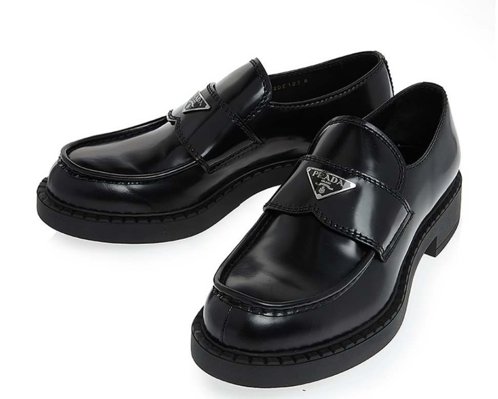 ☆送料関税込☆PRADA ブラッシュドレザー ローファー ☆超人気