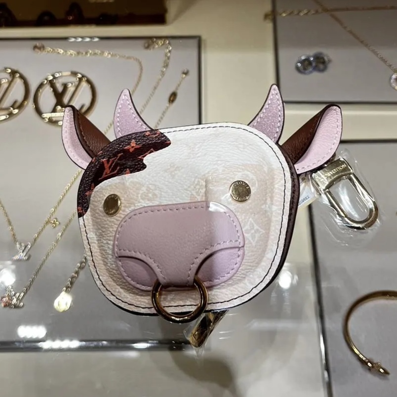 ユニークで可愛らしい♪】ルイヴィトン バッグチャーム 牛 (Louis
