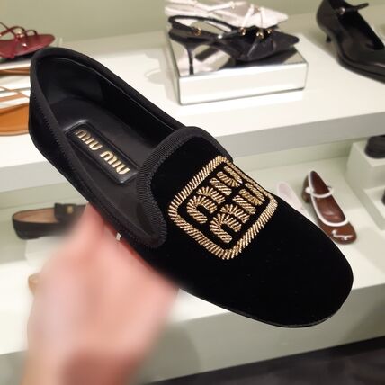 MiuMiu(ミュウミュウ) Velvet(ベルベット) フラットシューズ