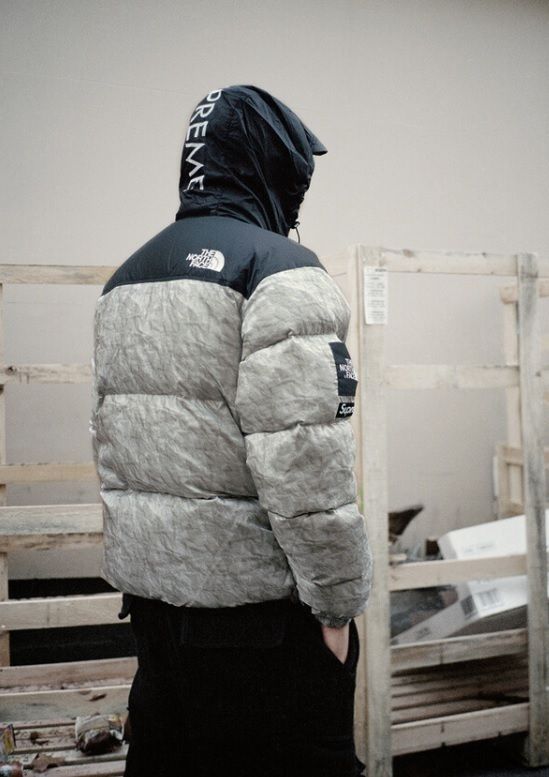 SUPREME x The North Face☆紙ヌプシダウンジャケット (Supreme/ダウン