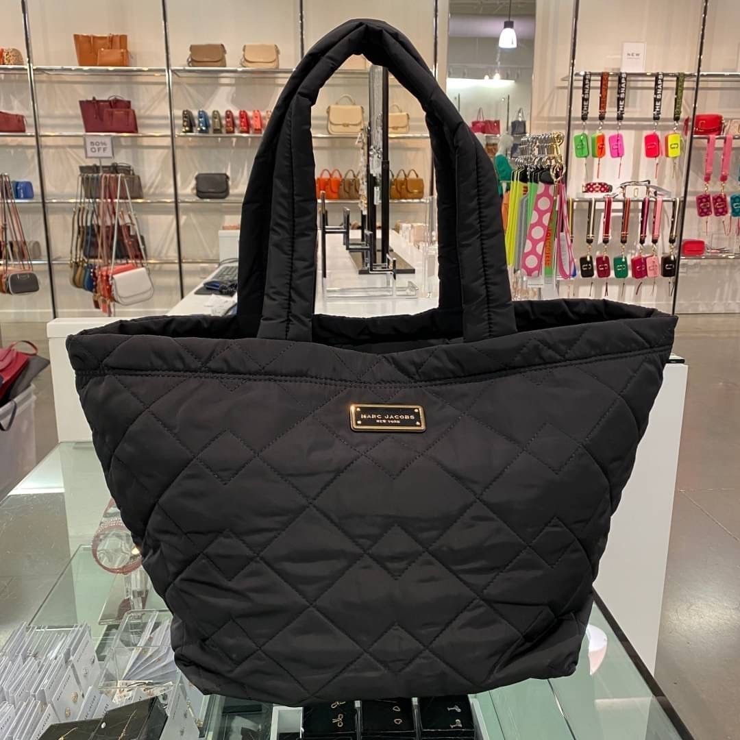 MARC JACOBS キルティング ナイロン トート ミディアムサイズ (MARC