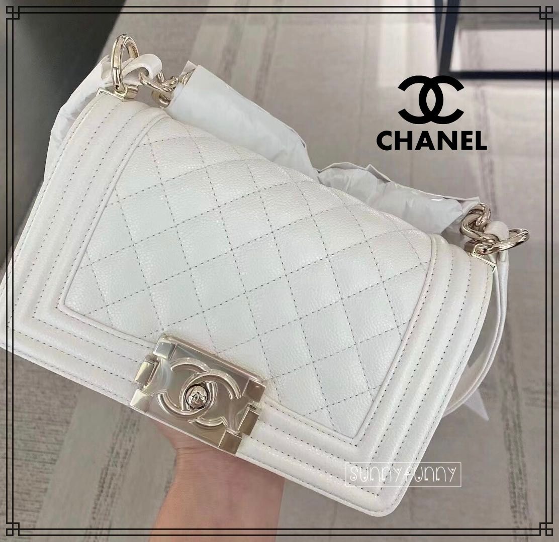 21AW♪BOYシリーズ新作☆》BOY CHANEL ハンドバッグ ホワイト (CHANEL