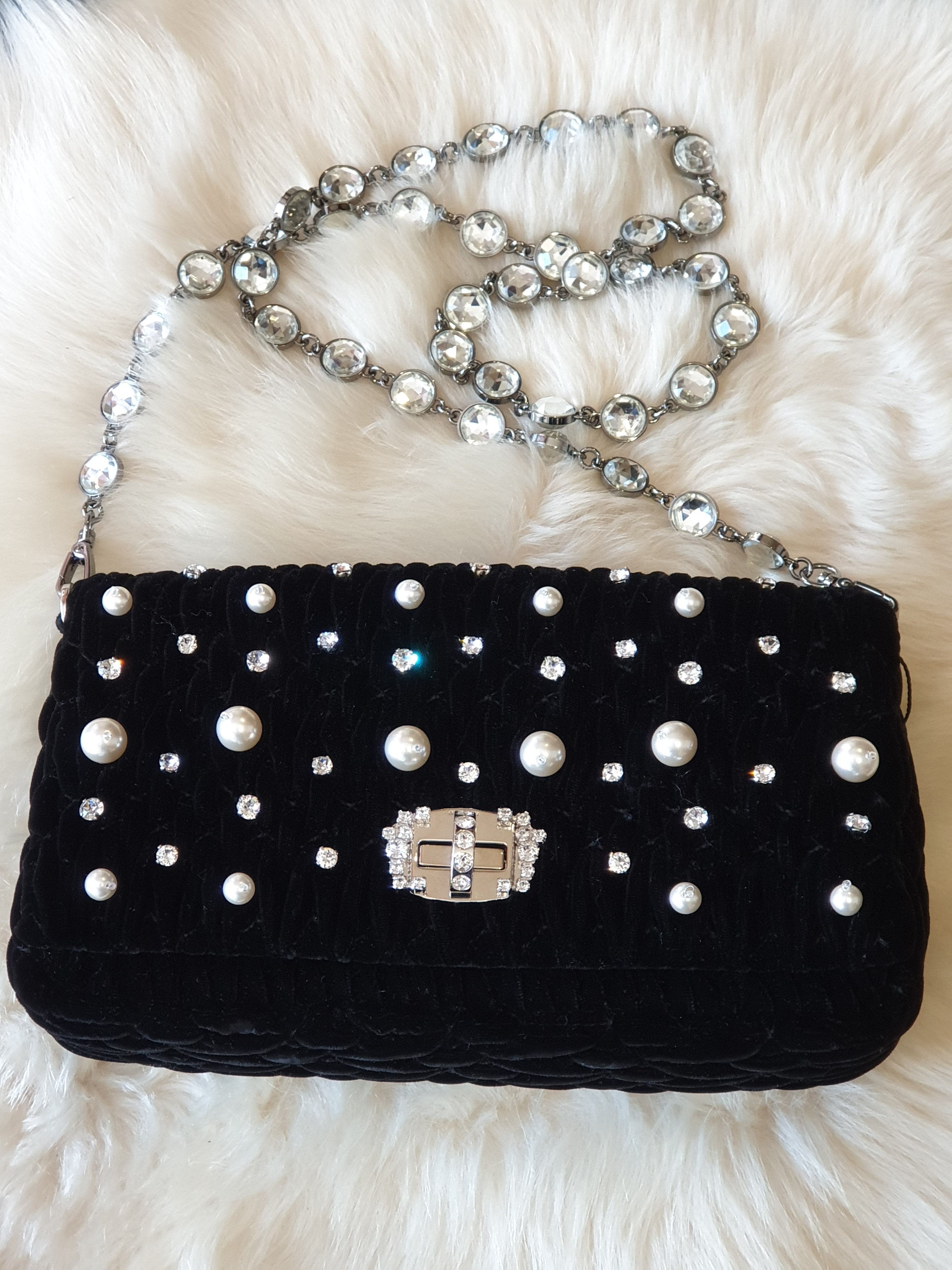 MIUMIUクリスタル♪チェーンショルダーバッグ♪ベルベット 黒 (MiuMiu
