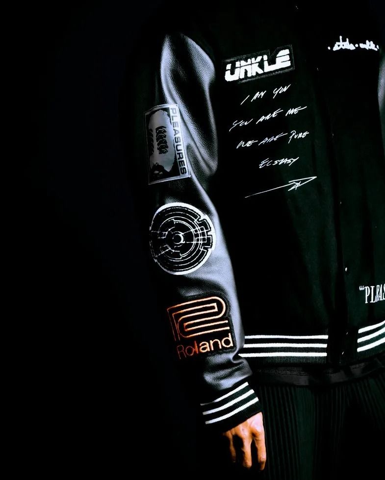 限定 PLEASURES X UNKLE MOWAX ウール バーシティ ジャケット