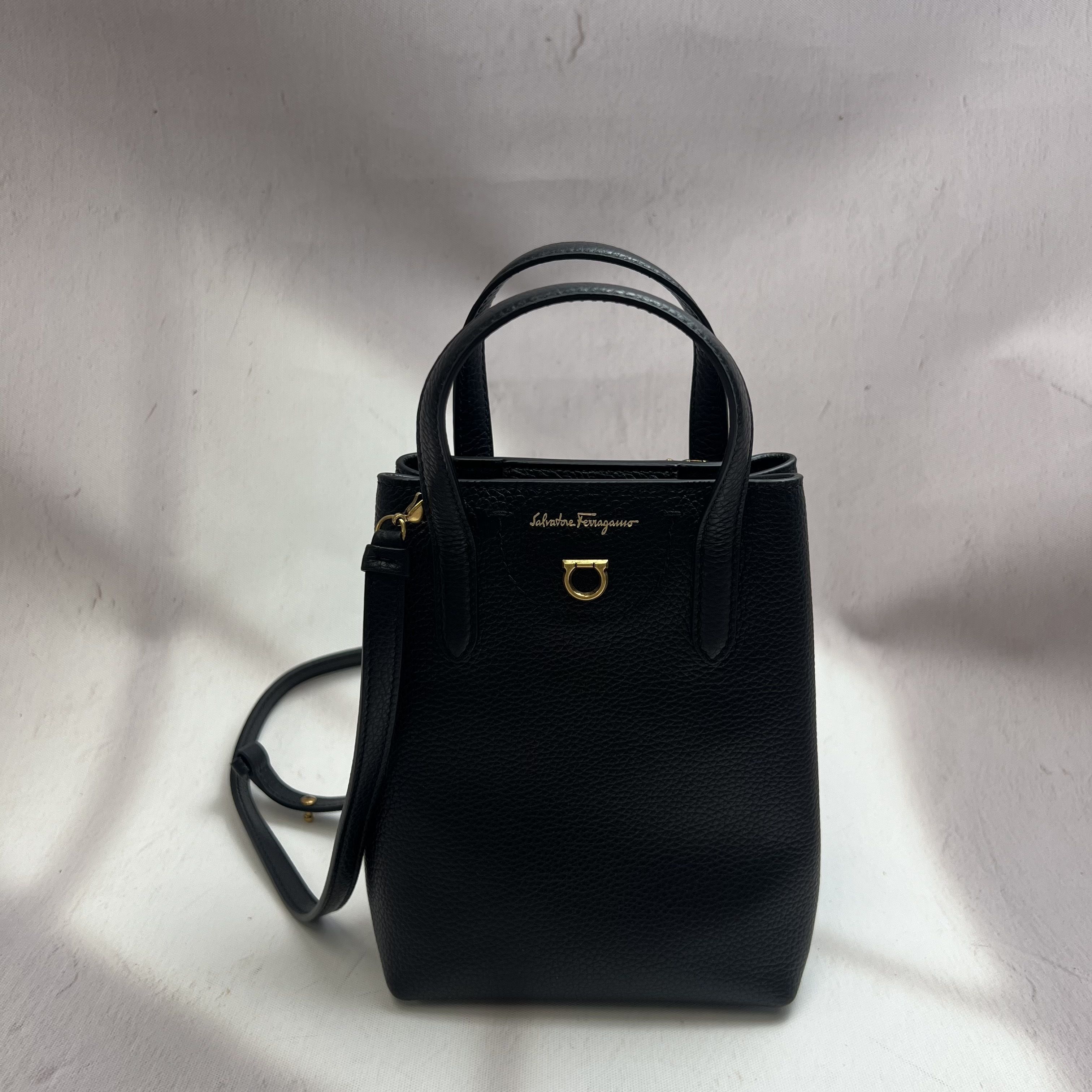 ☆【FERRAGAMO】☆フェラガモ ガンチーニ ミニ トートバッ.グ