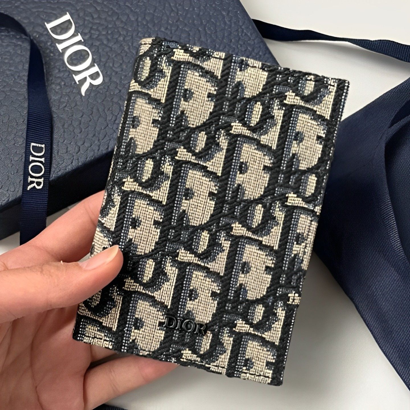 ギフトにも【Dior】ロゴ入り オブリーク 2つ折りカード ホルダー (Dior