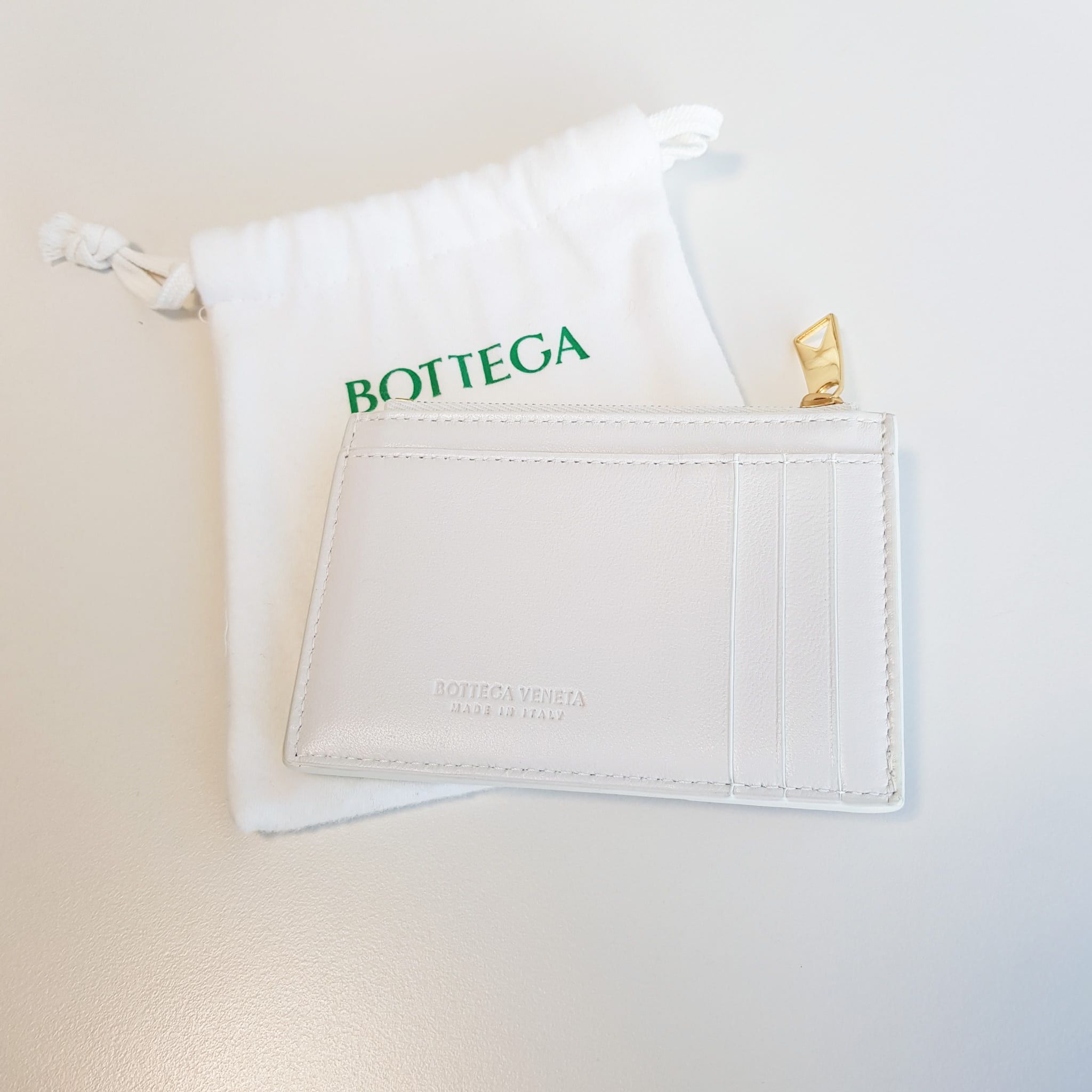 即発】☆BOTTEGA VENETA☆ファスナー付きカードケース CHALK (BOTTEGA