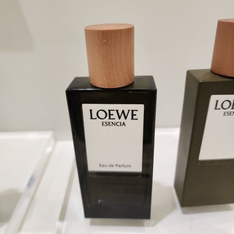 ロエベ エセンシア オードゥ パルファム LOEWE ESENCIA EDP 75ML