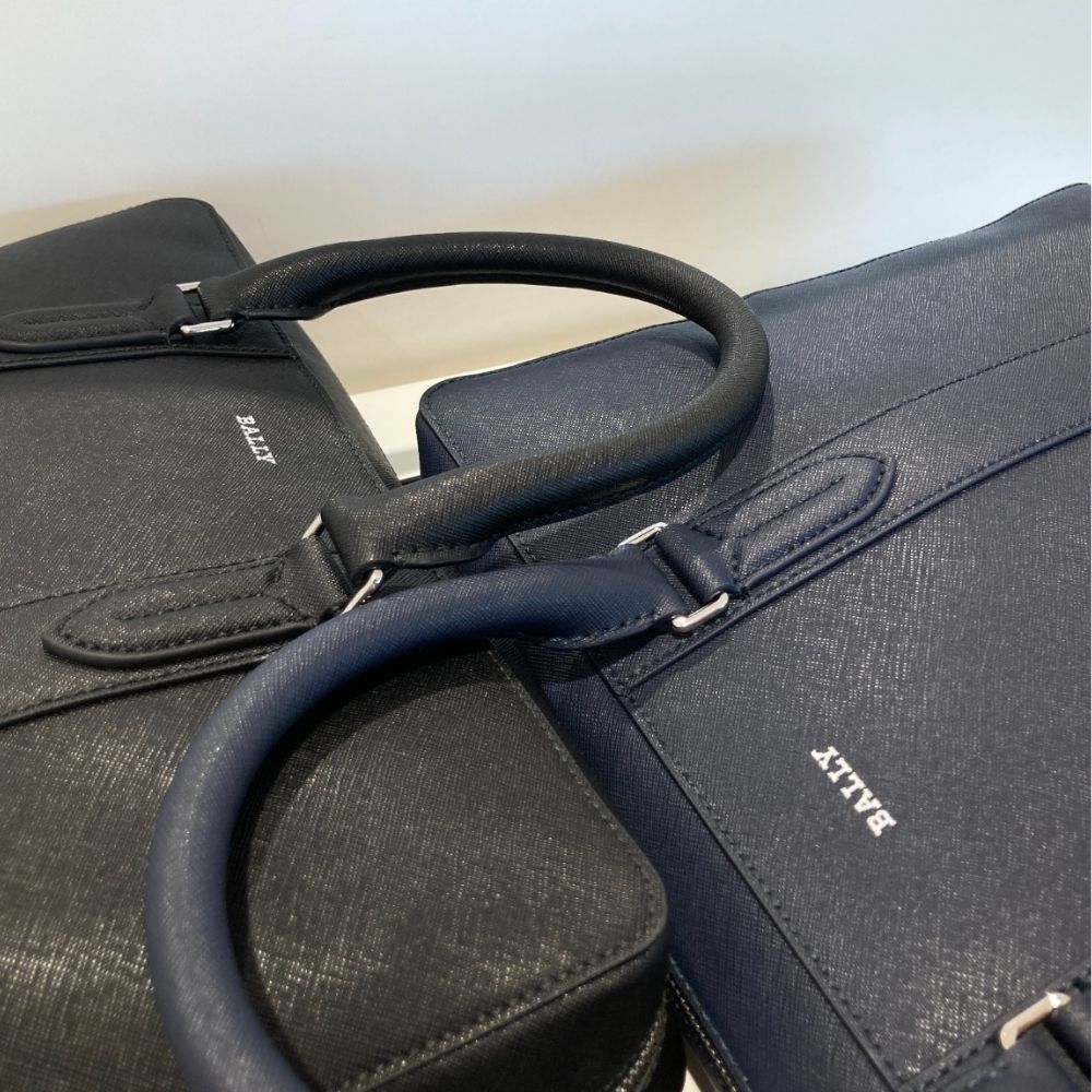 洗練された バリー ビジネスバッグ DAYRE.O レザー ロゴ 都会的 (BALLY